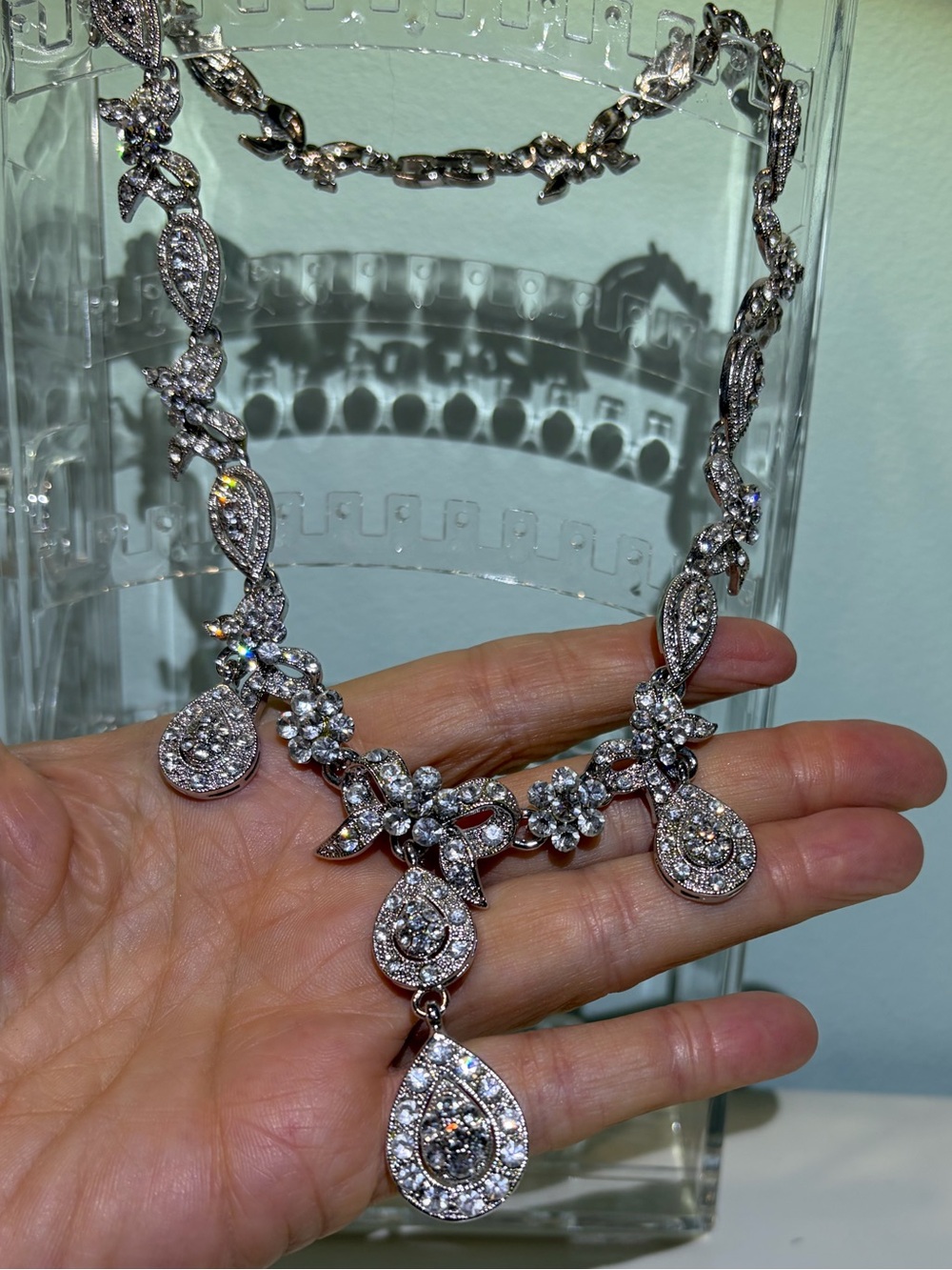 NWOT Silver Crystal Teardrop & Bow Detail Statement Necklace